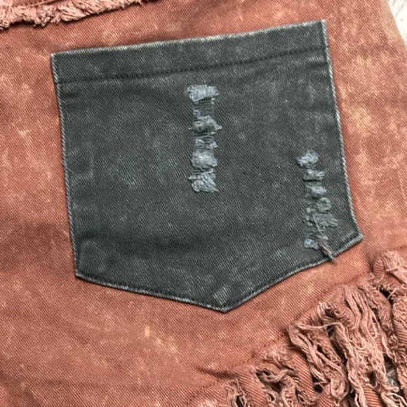 Oli & hali Two-Tone Fringe distressed shorts SZ S. A15 - Picture 4 of 9